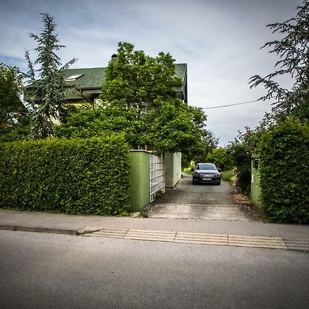 Apartman Magnolia Ivanic-Grad Exterior photo