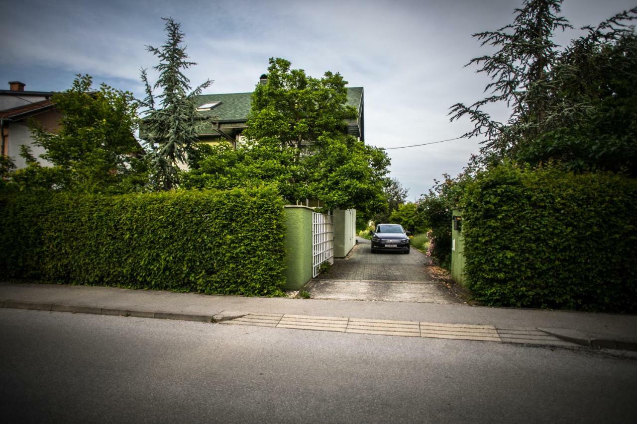 Apartman Magnolia Ivanic-Grad Exterior photo